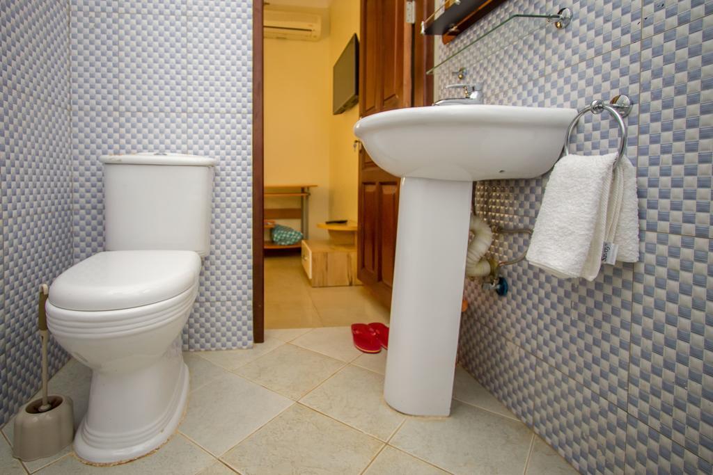 Alfa Hotel Munyonyo Кампала Екстериор снимка