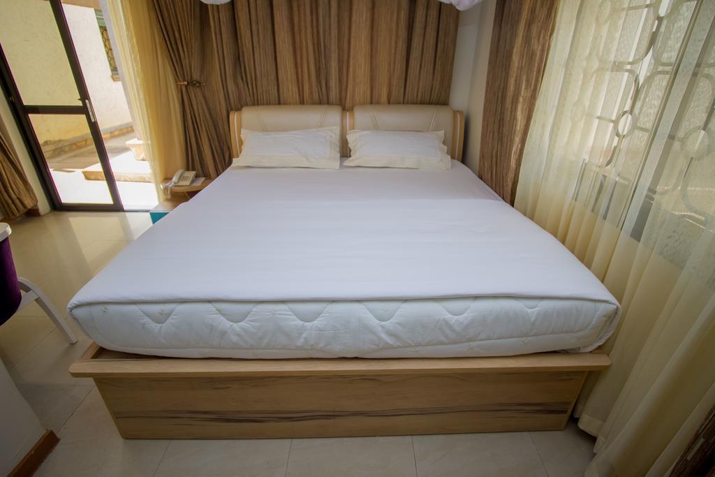 Alfa Hotel Munyonyo Кампала Екстериор снимка
