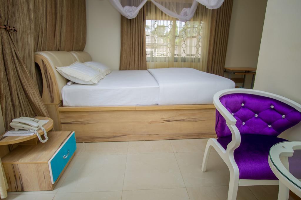 Alfa Hotel Munyonyo Кампала Екстериор снимка