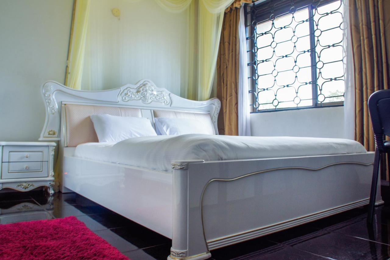 Alfa Hotel Munyonyo Кампала Екстериор снимка